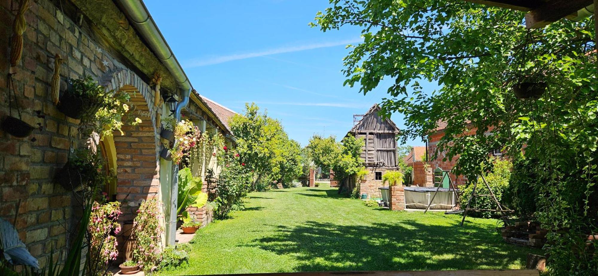 Gradiste Snasini Kucari Bed & Breakfast エクステリア 写真