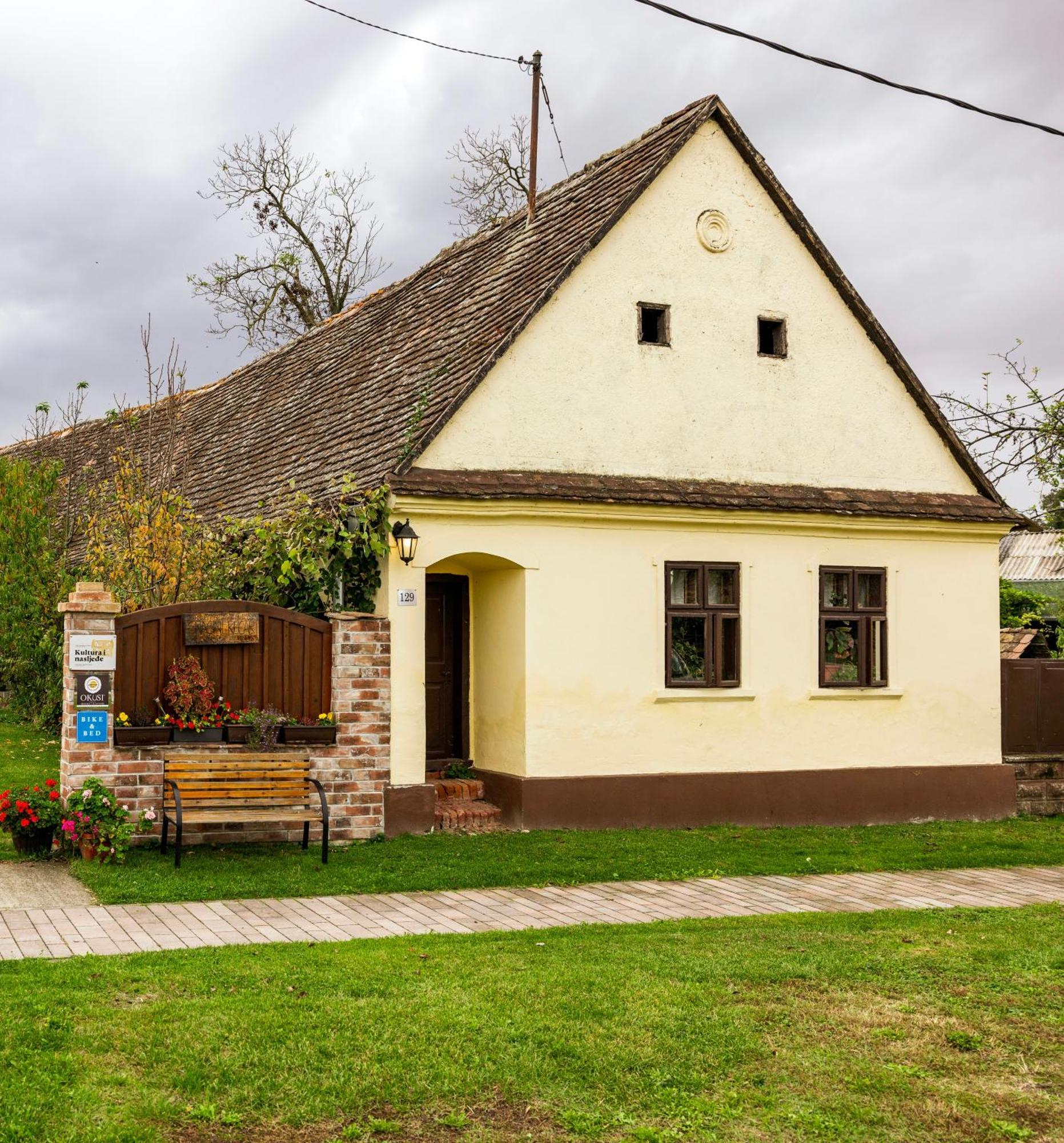 Gradiste Snasini Kucari Bed & Breakfast エクステリア 写真
