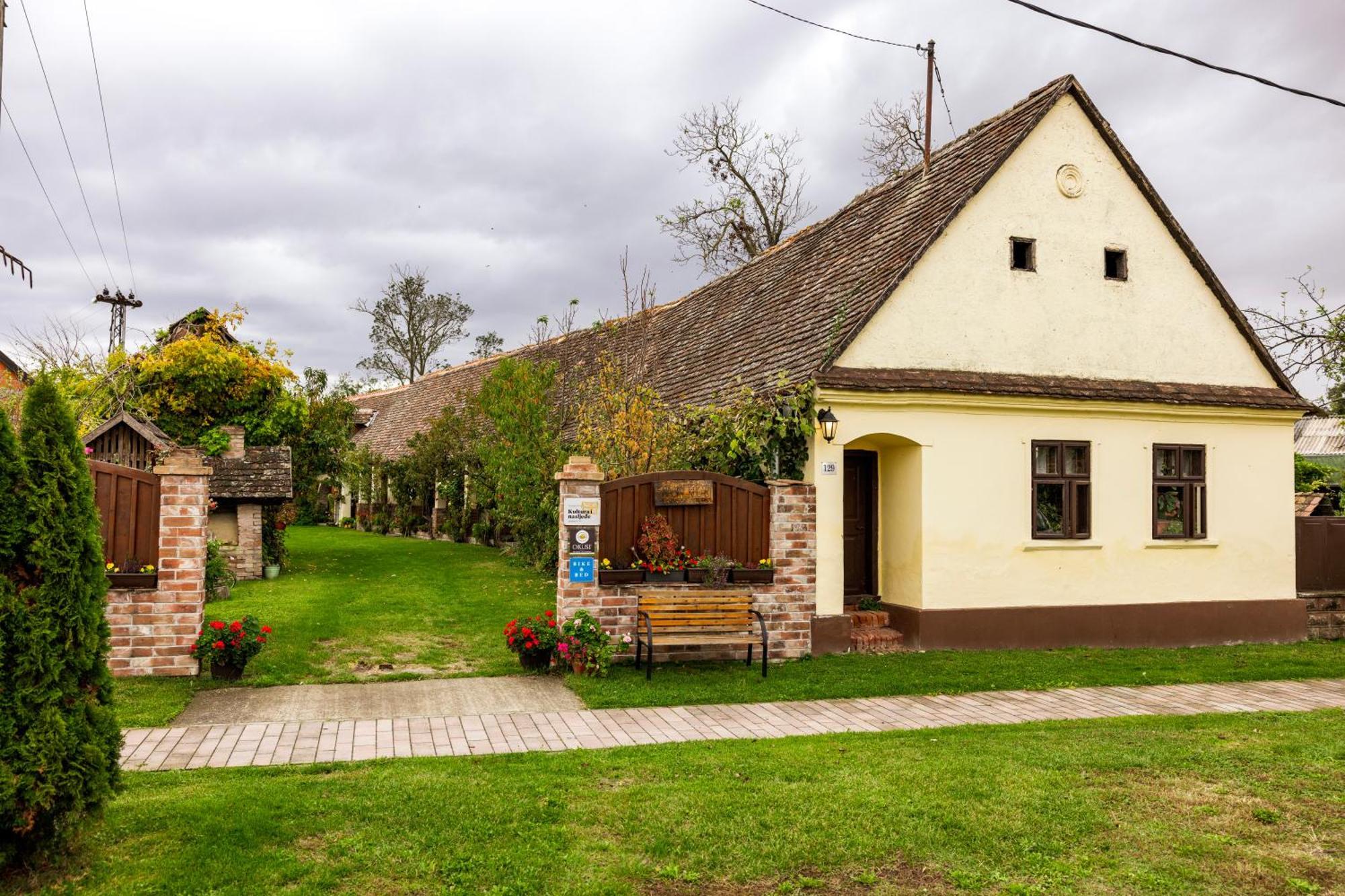 Gradiste Snasini Kucari Bed & Breakfast エクステリア 写真